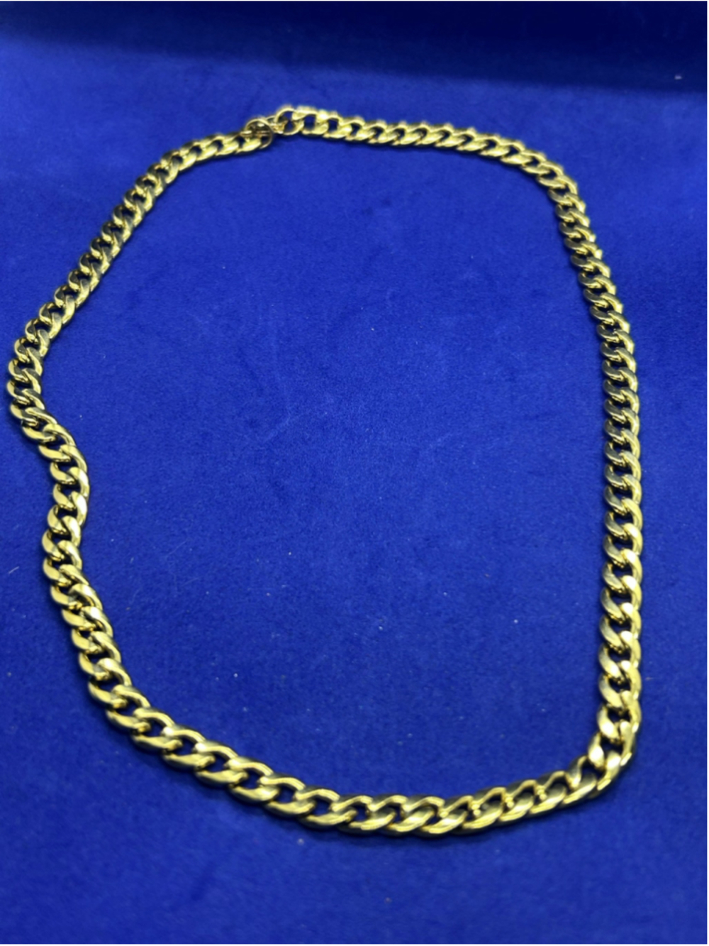 Gold Tone Curb Chain Necklace One Size